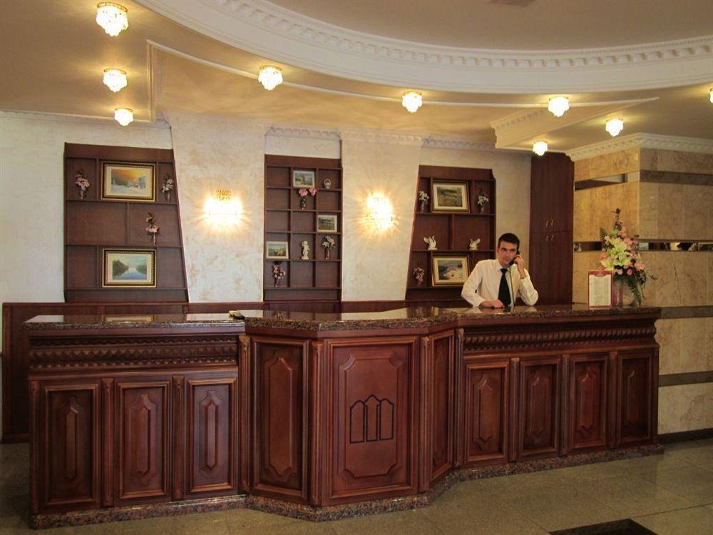 Soborniy Hotel Zaporizhia Bagian luar foto