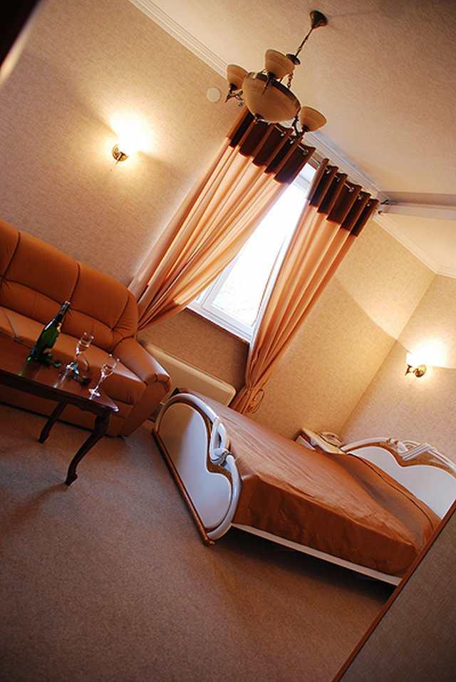 Soborniy Hotel Zaporizhia Bagian luar foto