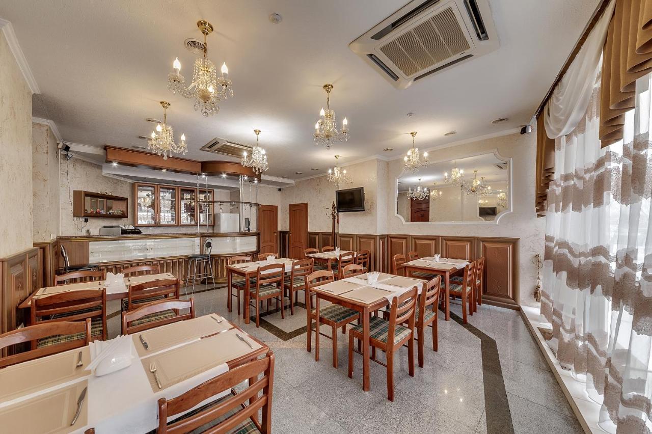 Soborniy Hotel Zaporizhia Bagian luar foto