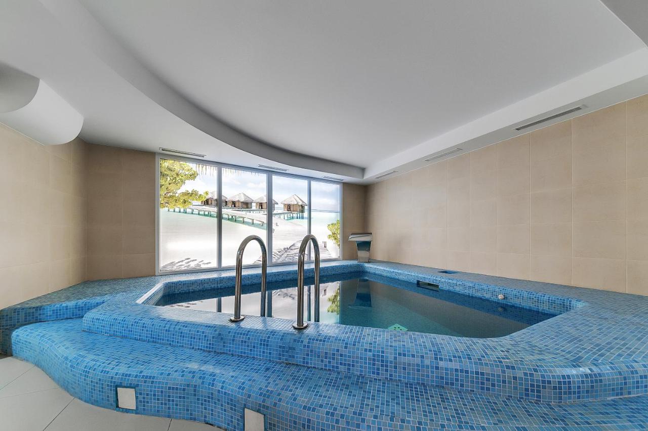Soborniy Hotel Zaporizhia Bagian luar foto