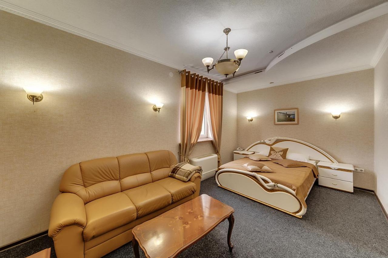Soborniy Hotel Zaporizhia Bagian luar foto