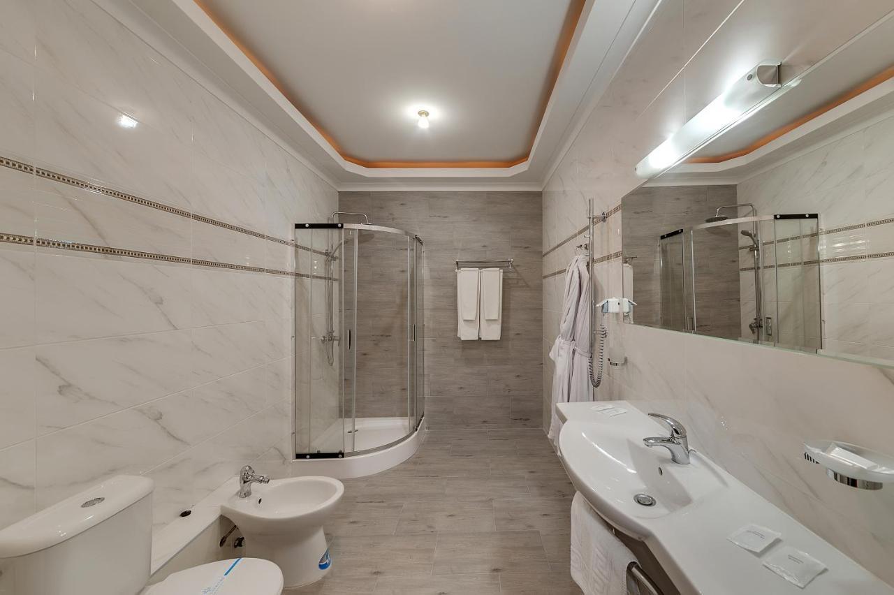 Soborniy Hotel Zaporizhia Bagian luar foto