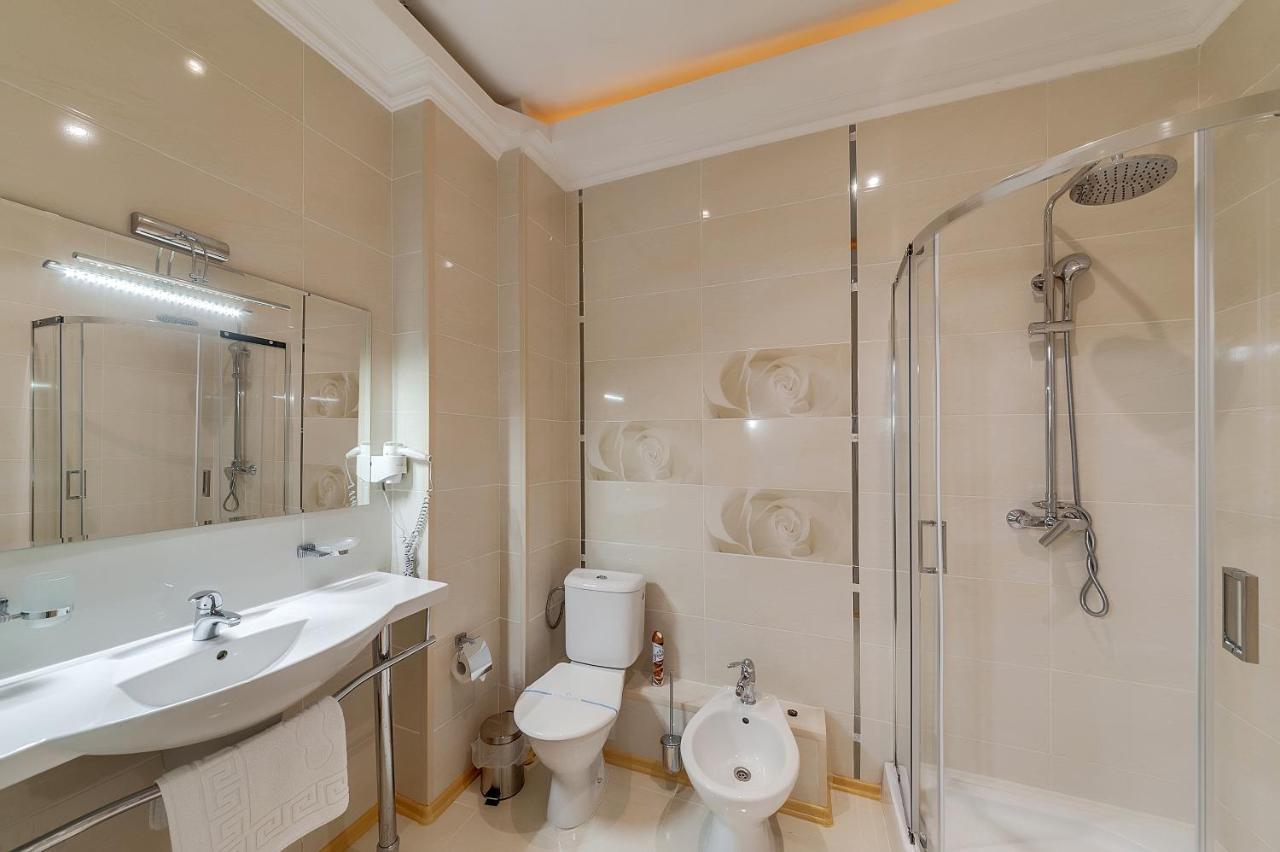Soborniy Hotel Zaporizhia Bagian luar foto